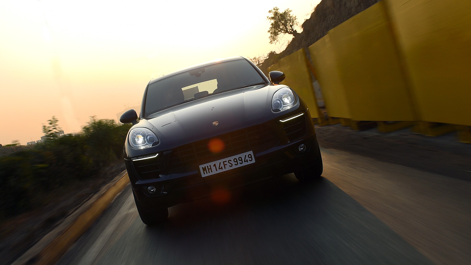 Porsche Macan 2016 R4 Exterior